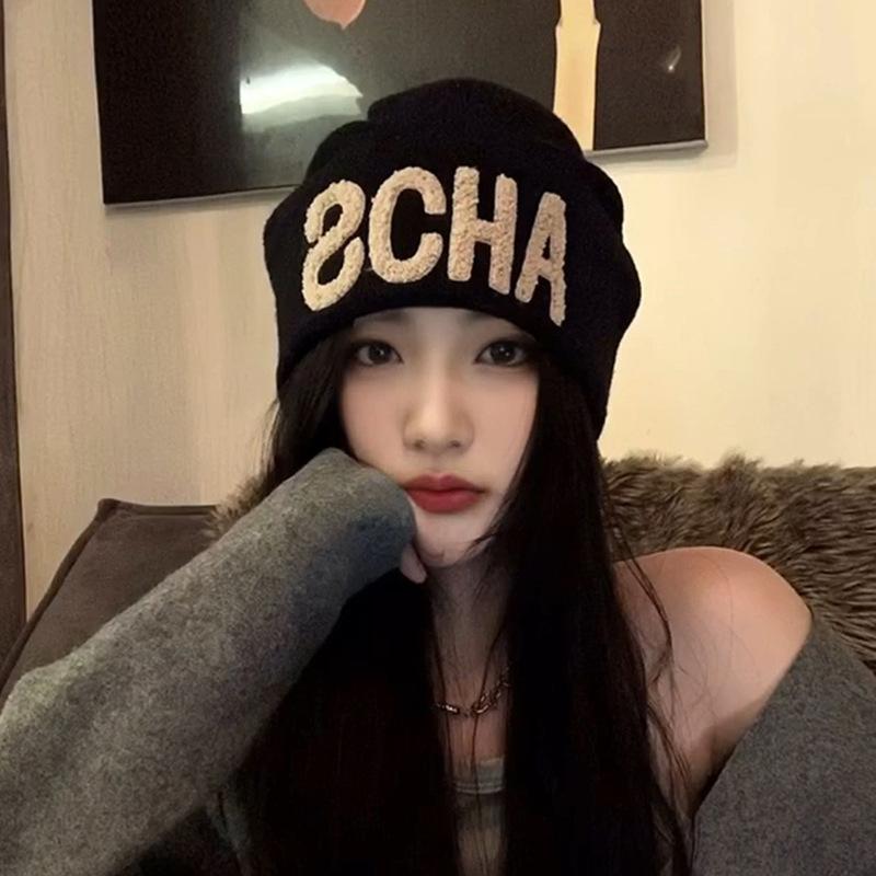 Korean version of Xiaoxiangfeng embroidered letter stack hat children's season warm knitted hat big head circumference showing face small cold hat