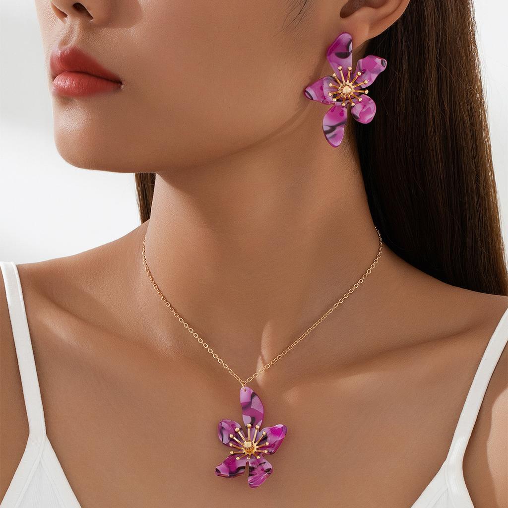 Elegant Flower Necklace and Earrings Set for Women