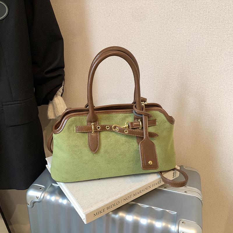 

Fashionable and Popular Niche Suede Bag, Autumn and Winter New Commuter Handbag, Crossbody Bag, Small Handbag зелений