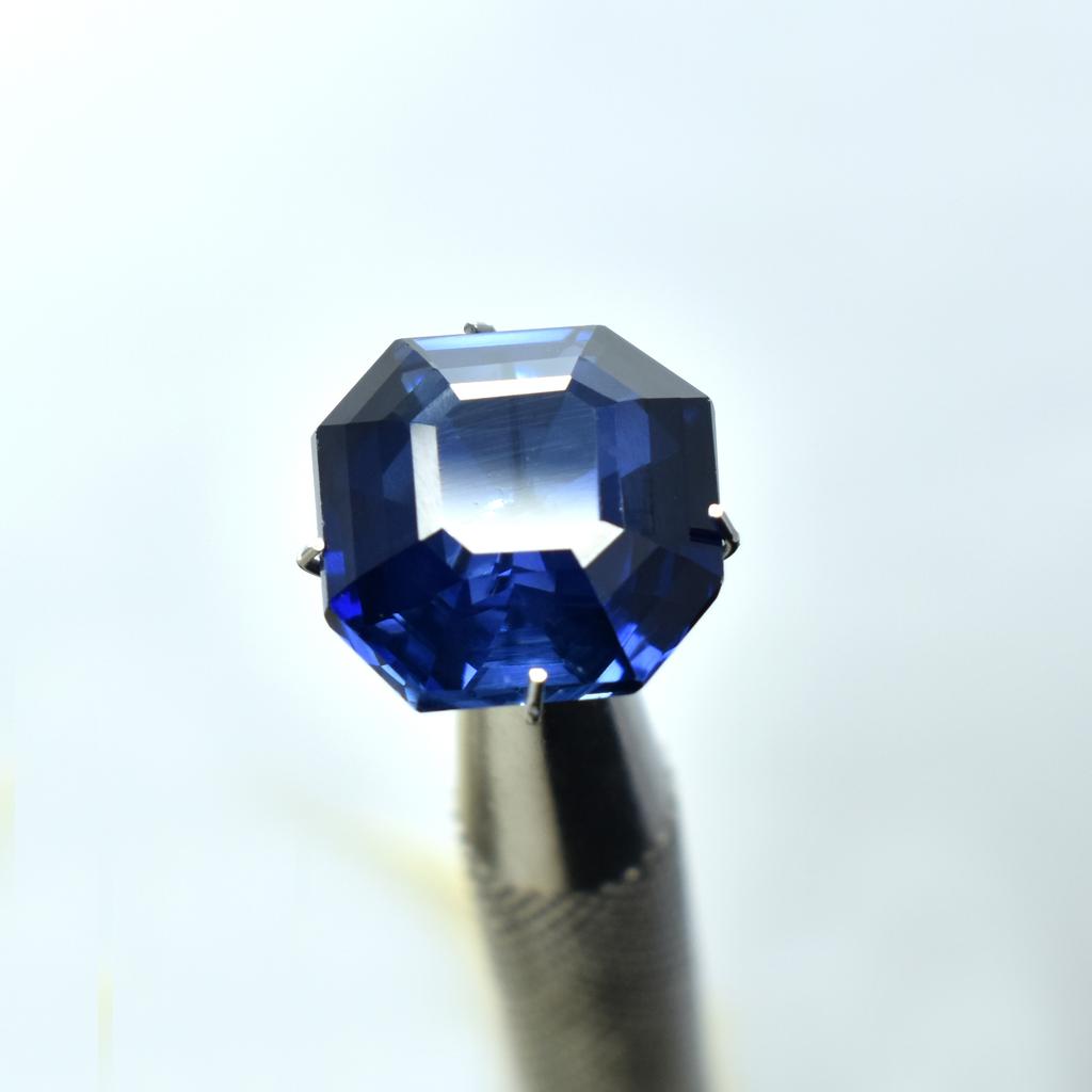 Natural Blue Tanzanite Loose Gemstone 8.95 ct Square Cut for Jewelry Making and Gem Collections