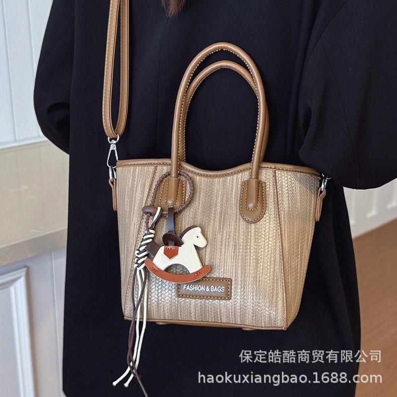 Premium sense niche contrasting color bag women's 2025 new trendy fashion shoulder handbag versatile messenger bucket bag