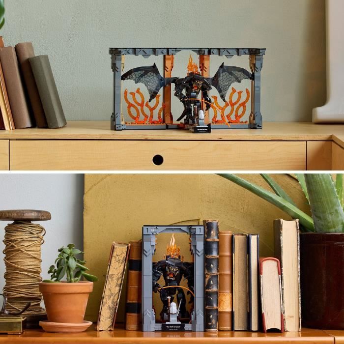 LEGO Icons Le Seigneur des Anneaux : Book Nook du Balrog - Set de Construction - Décoration pour Étagère DIY - Minifigurine de Ganda