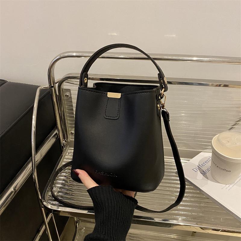 Bag new niche trend line fashion small fresh autumn women portable crossbody bucket bag