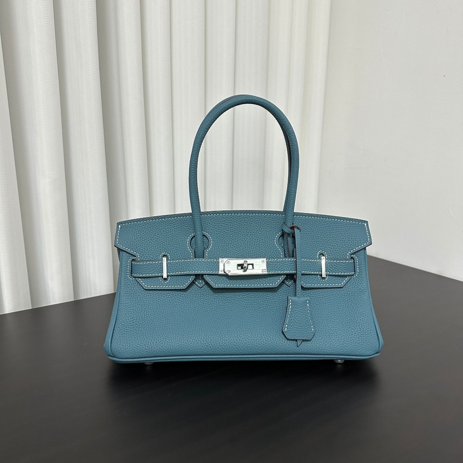 

Сумка Haute Couture High End Safi Thread Head Leather Horizontal Platinum Bag, вместительная, универсальная, ручная женская сумка 29x15x15.5cm