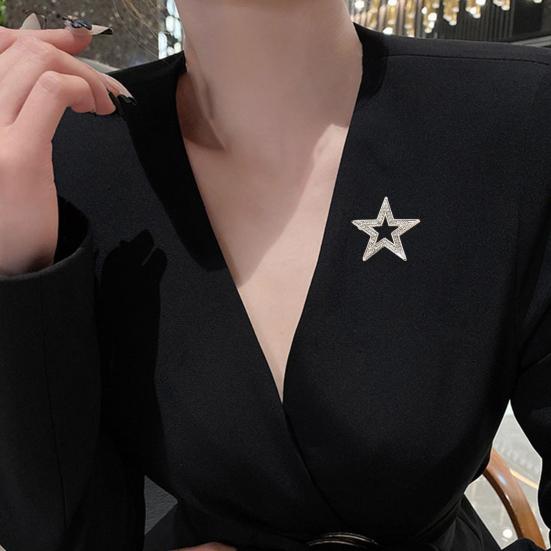 Zinc Alloy Brooch Pin Star Shape Lapel Badge with Rhinestones Inlaid Decorative Outfit Pin