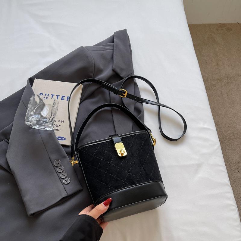 Herbst einfache Handtasche kleine Tasche Damen neue hochwertige Beuteltasche Rautenmuster lässige Schulter-Umhängetasche