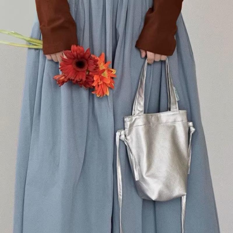 Large-capacity Portable Commuter Bag, Trendy Tote Bag, Single-shoulder Bucket Bag
