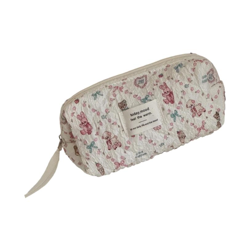 Modern Quilted Carry Bag Polyester Construction Multiple Section Storage For Daily Essential