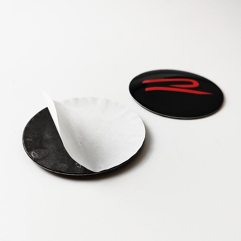 Pro VW VOLKSWAGEN 2026 Nové 4ks 60mm Hliníkový odznak s logem R Krytky středů kol auta Samolepky Pro VW Volkswagen Styling auta Whe