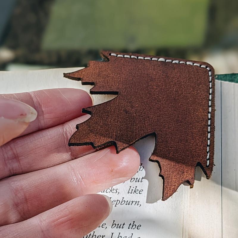 

1pc Maple Leaf Bookmark Vintage Style, Leather Book Corner, Reading Gift Idea for Her/Him, Book Accessory