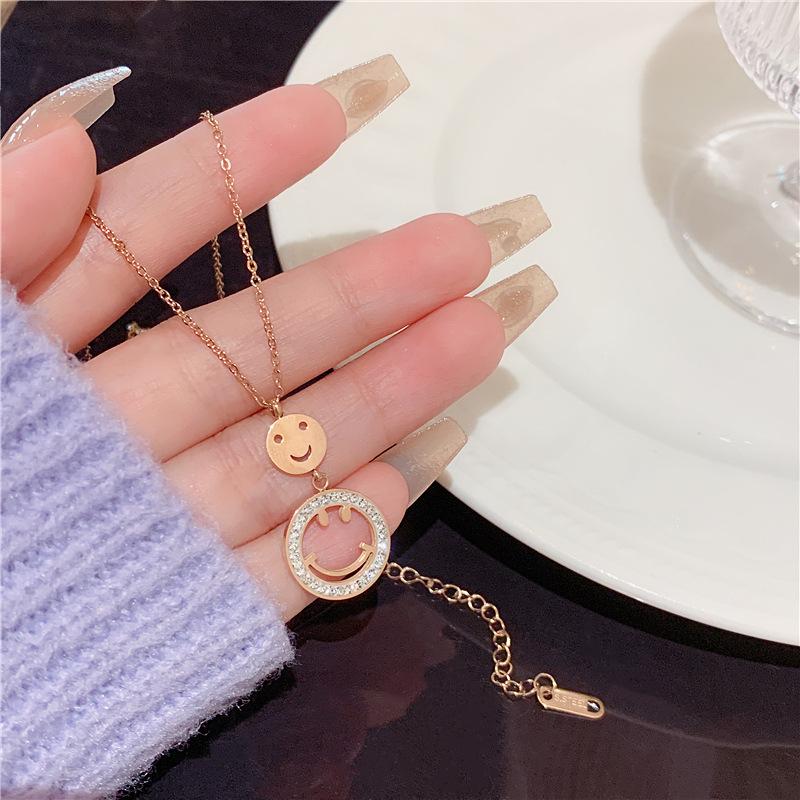 Design titanium steel does not fade smiling necklace female, design zircon smiley face pendant Internet celebrity jewelry
