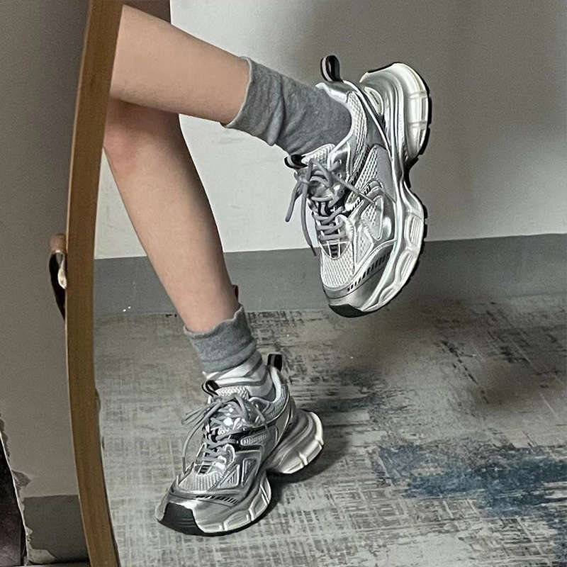 Popular dad shoes women's 2025 new autumn models show small feet, thick soles increase height, silver casual mesh sneakers women