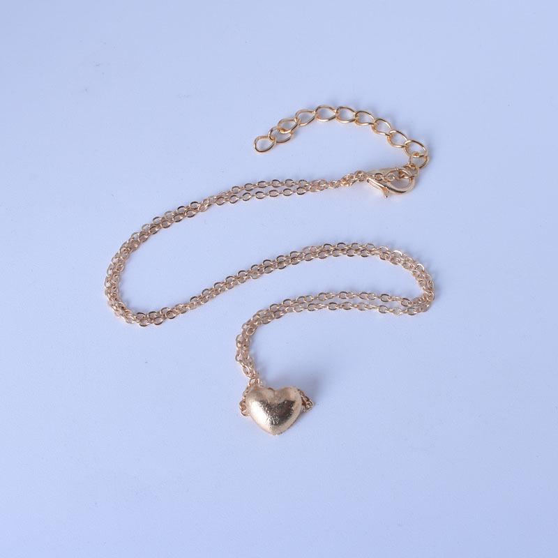 Korean Style Small Heart Pendant Necklace - Sweet Fashionable Collarbone Chain for Women золотой