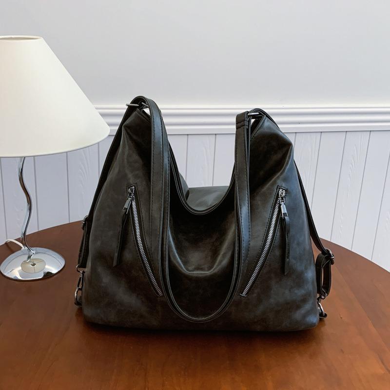 

Модная сумка большой вместимости женская осенне-зимняя новая наплечная сумка с дизайнерским чувством, сумка-мессенджер для通勤, рюкзак чёрный