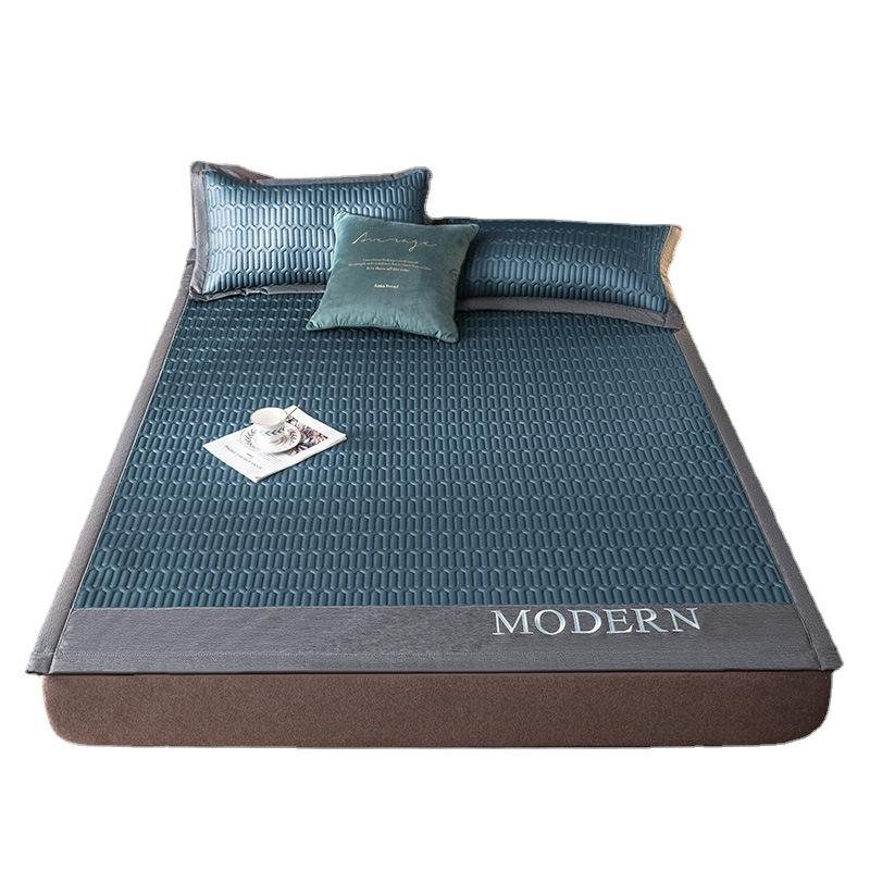 New Thick 0.5 Embroidered Latex Mat Solid Color Anti-slip Foldable Machine Washable Mat.