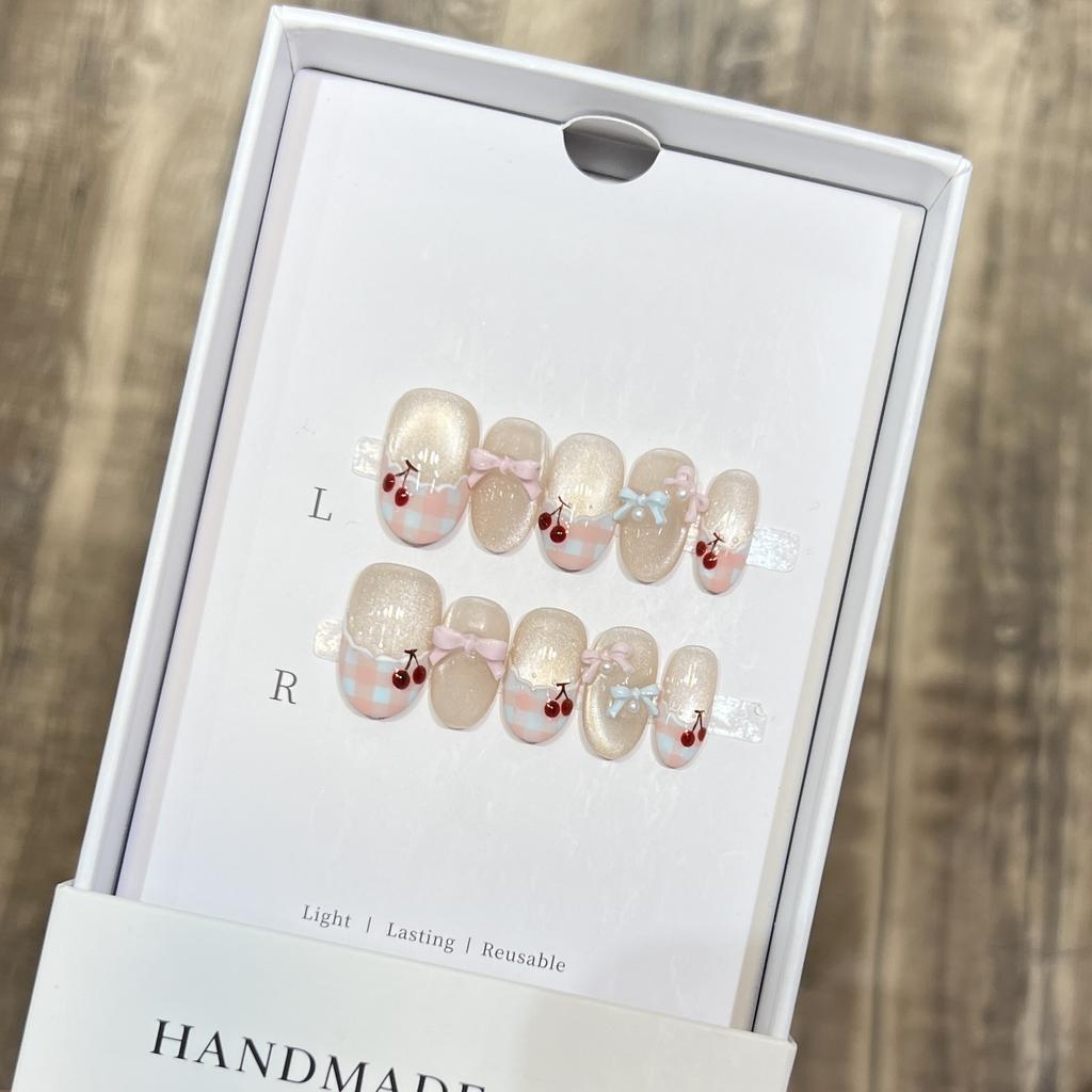 Small, Fresh and Cute French Cat-eye Nail Art Piece Pure Hand-wearing Short Style