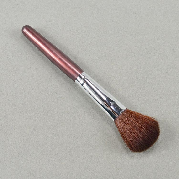 

Minaki Blush & Rouge Brush - Wooden Handle, Individually Packaged