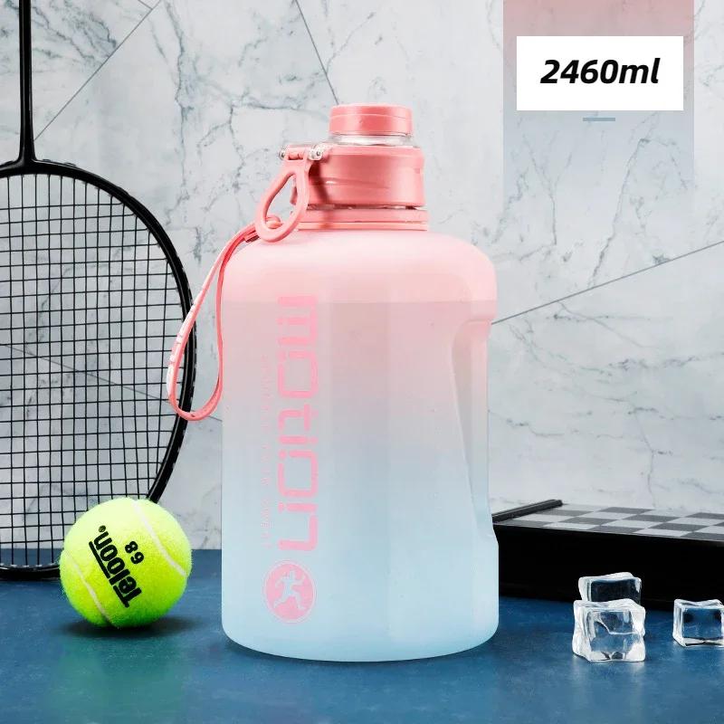 2 Litre Spor Su Şişesi Samanlı Büyük Kapasiteli Spor Ölçekli Degrade Su Isıtıcısı Açık Plastik Taşınabilir Su Şişesi