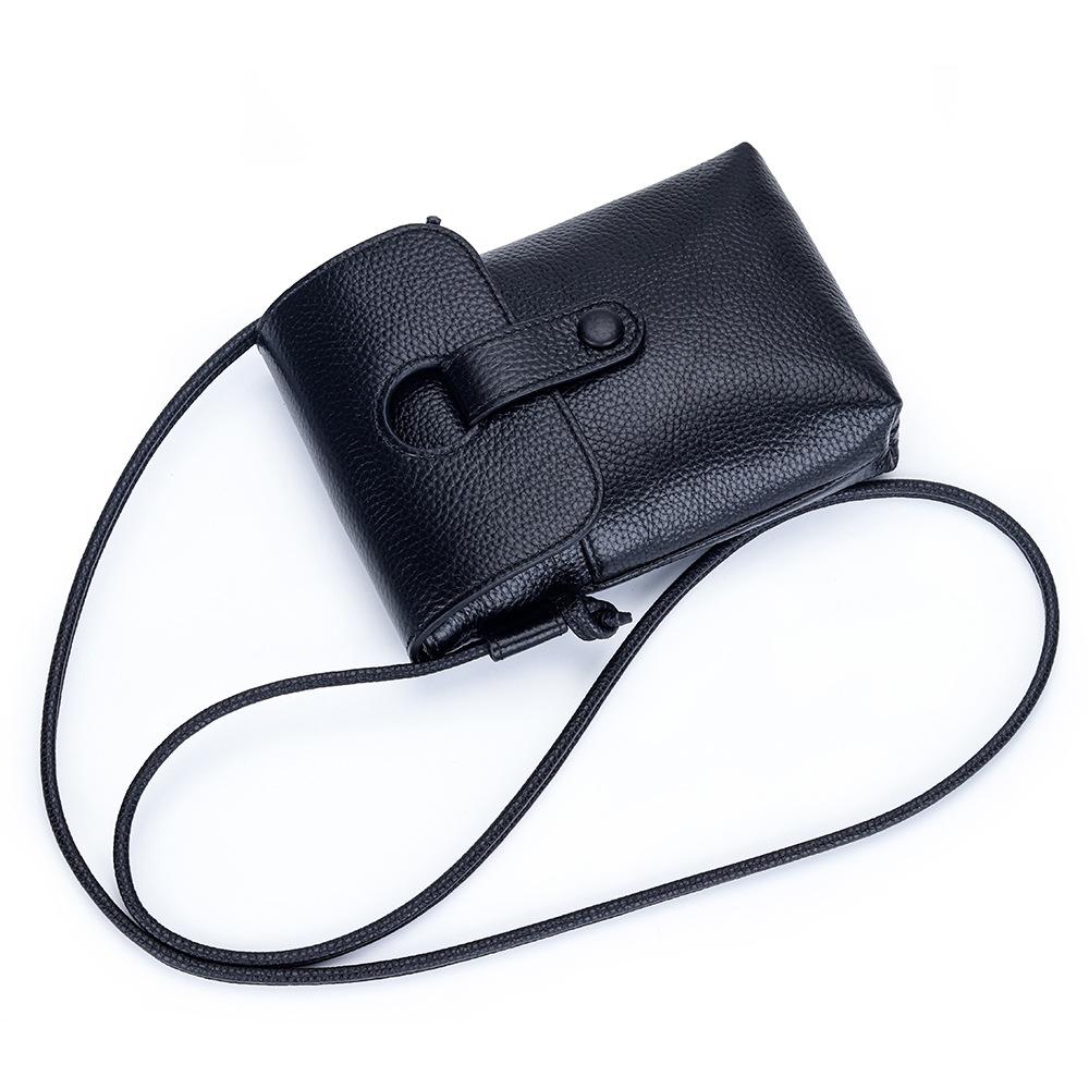 

First layer cowhide women s bag new fashion casual shoulder messenger bag multi-function buckle small bag leather mobile phone bag чёрный