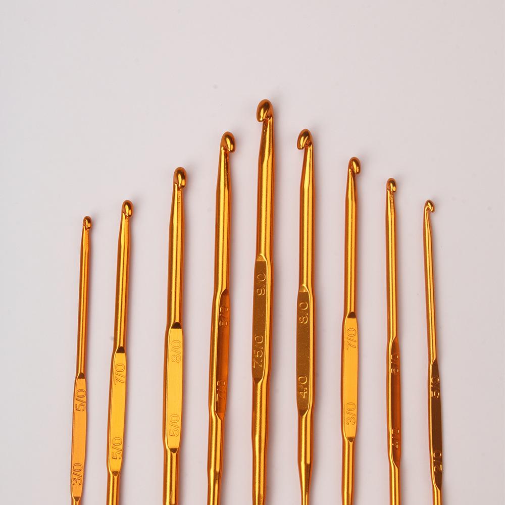 Golden Aluminum Double-Ended Chunky Crochet Hook for Sweaters