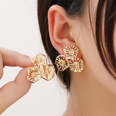 European and American Retro Hollow Flower Dangle Earrings - Metal Style, High-end Feel Accessories.