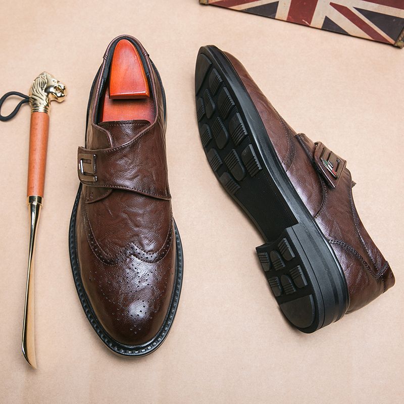 Horse buckle leather shoes pointed inner height increase hair stylist personalized crocodile pattern shoes