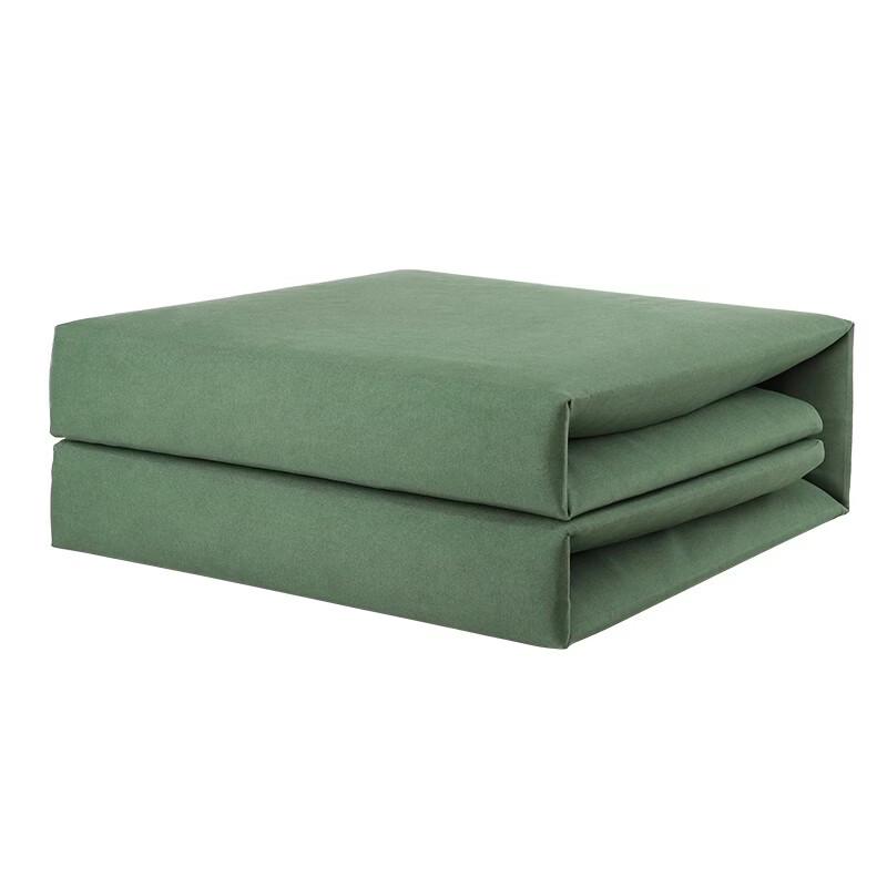 Military-Style Quilt Folding Guide