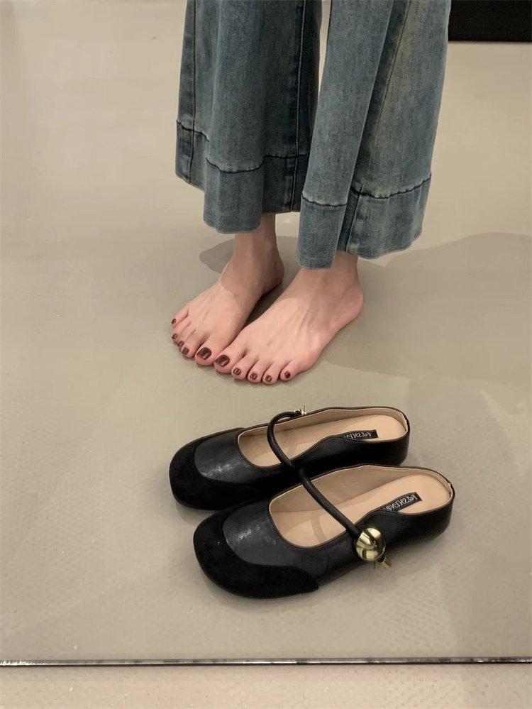 

Design sense Xiaoxiangfeng flat-bottomed bag head slippers summer wear 2025 new fairy French with skirt small sandals 40 чорний