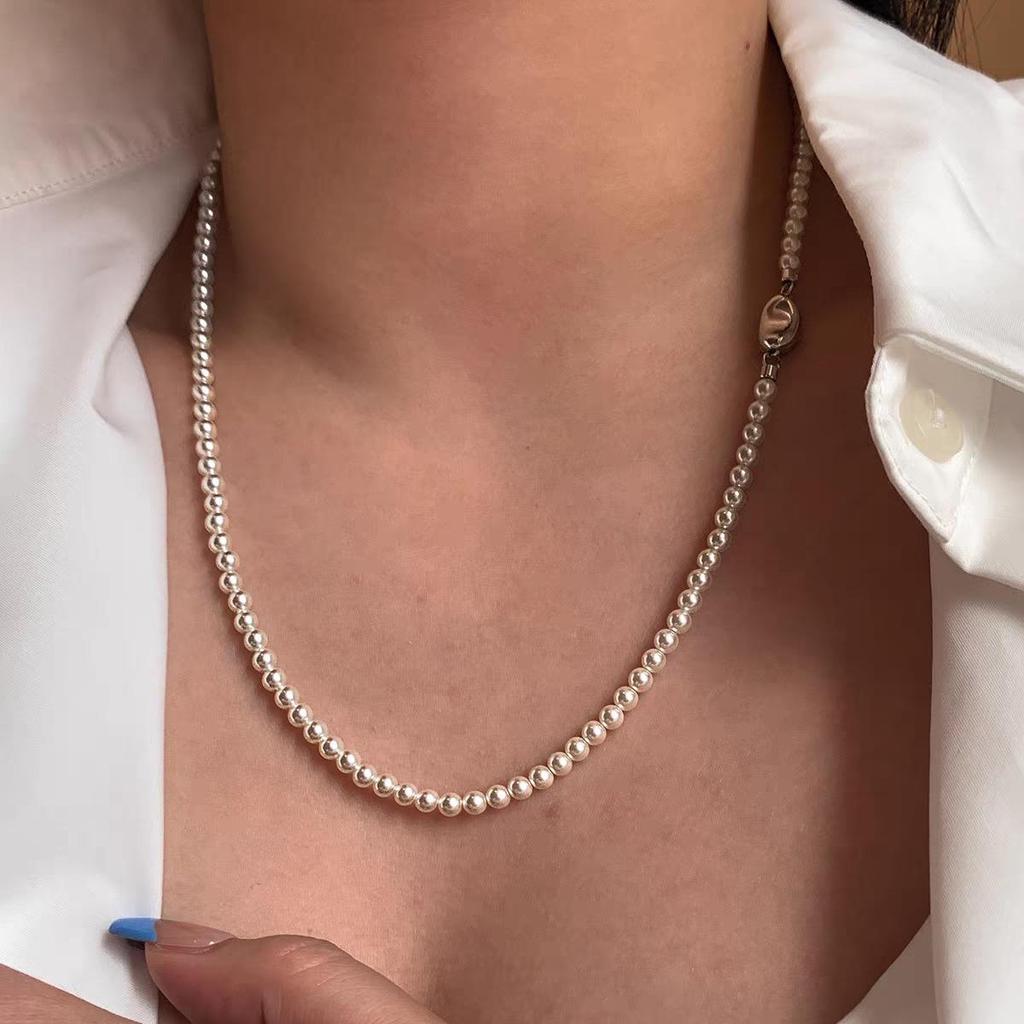 Elegant French Layered Pearl Necklace - Women's High-End Versatile Clavicle Chain, Simple Retro Style