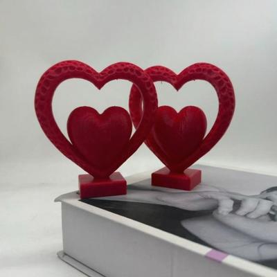 Doppelherz-Skulptur 3D-gedruckte rote Herzfigur Romantische Tischdekoration für Jahrestag Zuhause Schreibtisch Regal Dekoration Hochzeit Romantische Geschenke für