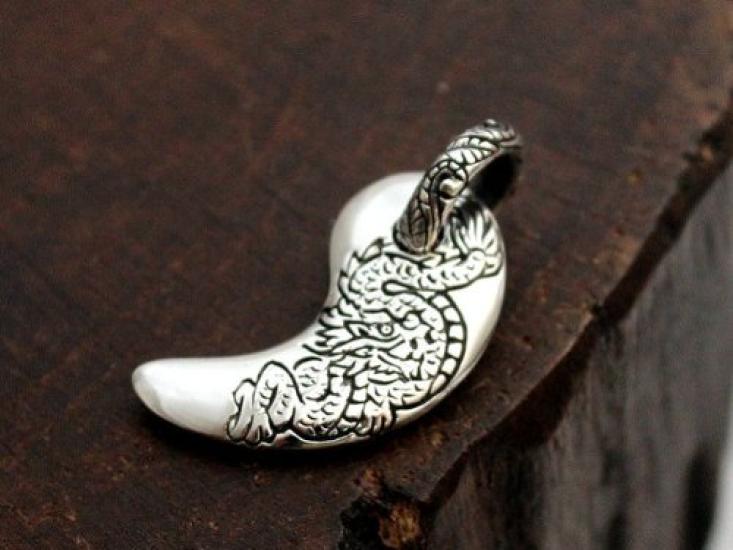 Pandantiv din argint Dragon Magatama vibrații orientale vibrații orientale