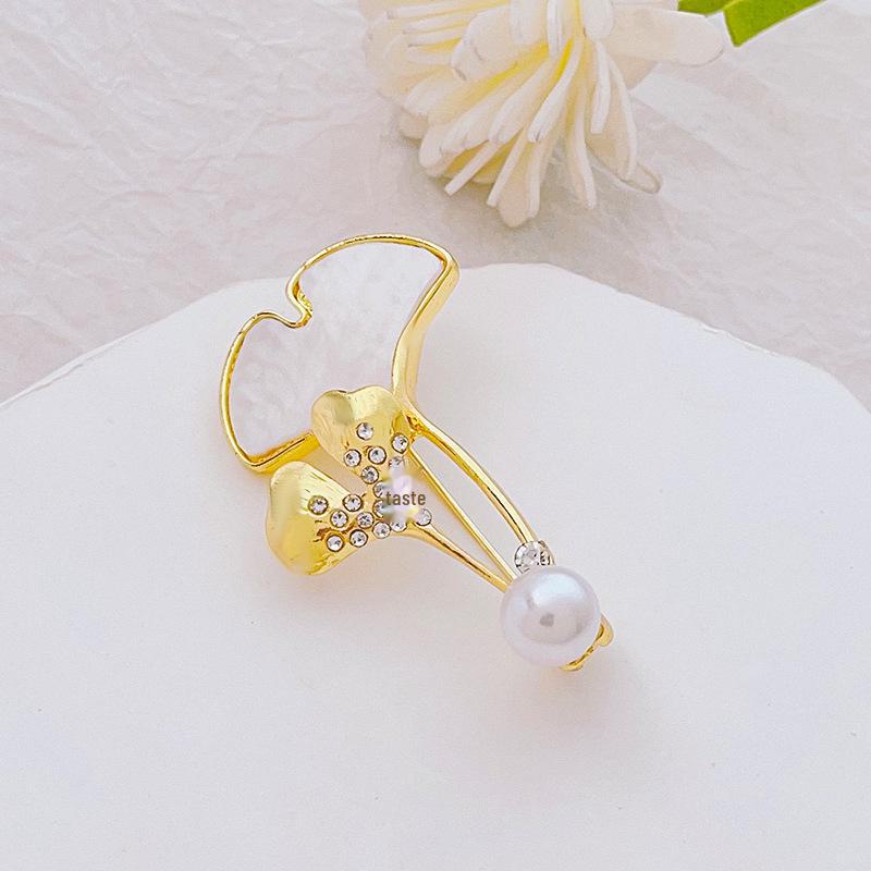 High-End Pearl & Rhinestone Butterfly Brooch for Women's Fashion Suits and Scarves