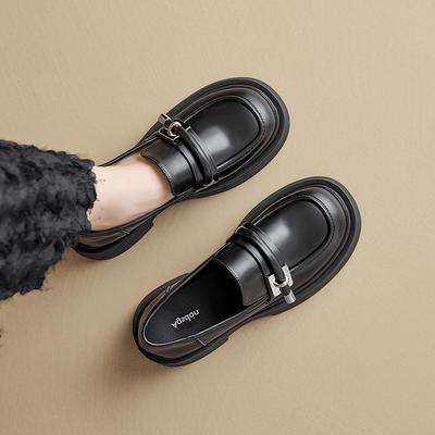 Augustine Slipper Damen 2025 neu Sommer Plateau dicker Absatz Ein-Pedal Französische Einzelne Schuhe Britische Kleine Lederschuhe