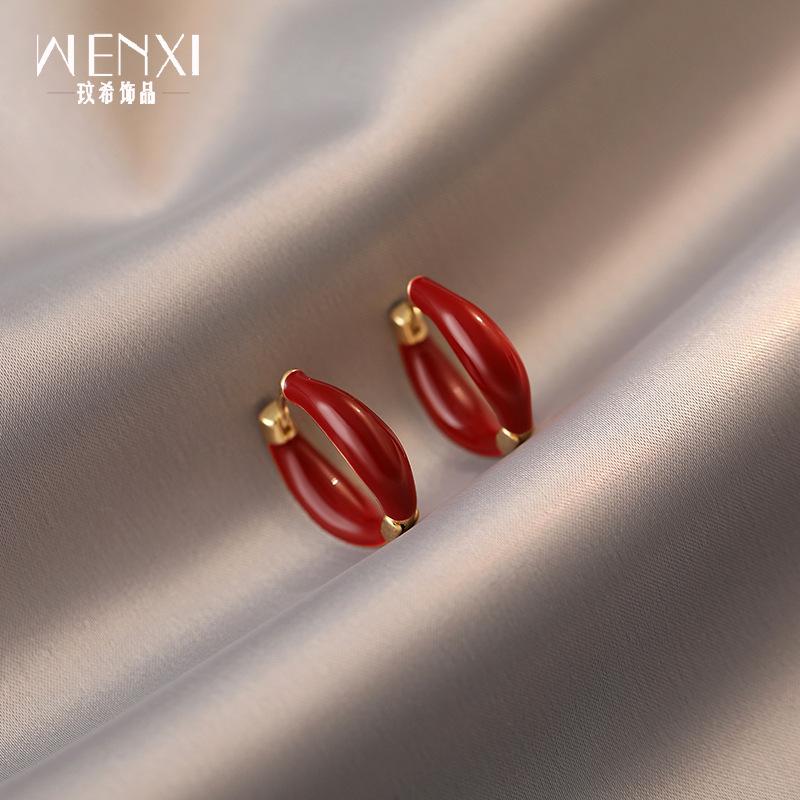 

Red drop glaze earrings, niche design, high-end ear buckles, circles, light luxury temperament earrings, women s autumn and winter