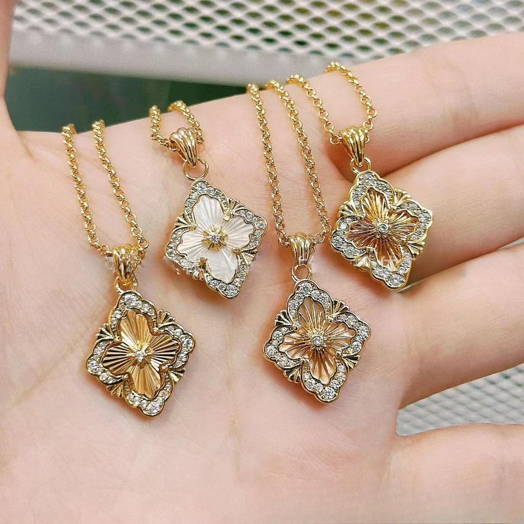 Necklace Light Luxury Craft Four-leaf Clover White Fritillary Agate Women's Pendant