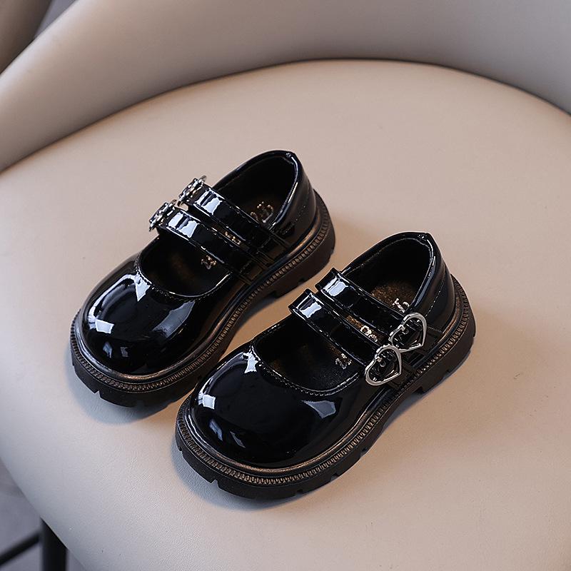 

Блестящие кожаные туфли для девочек — идеальный вариант для выступлений весной и осенью Size 22, inner length ~14cm чёрный