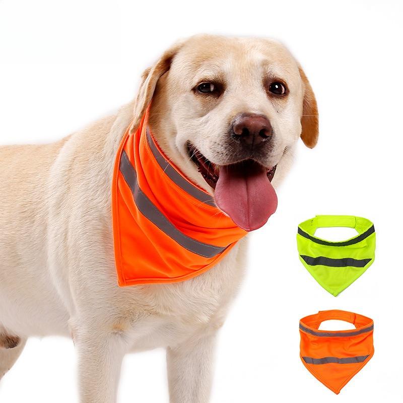 Bavette Réfléchissante Haute Visibilité pour Chien Triangle de Sécurité Réglable Écharpe Pour Chien Moyen Grand Marche Nocturne