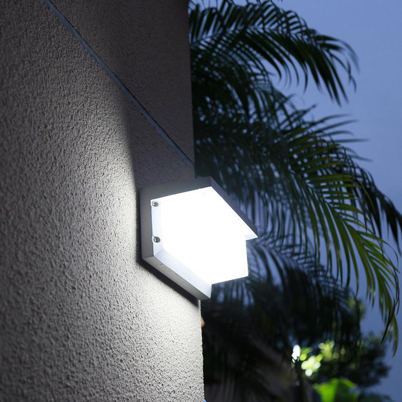 Waterproof Outdoor Wall Lamp for Villa Courtyard, Balcony, and Terrace