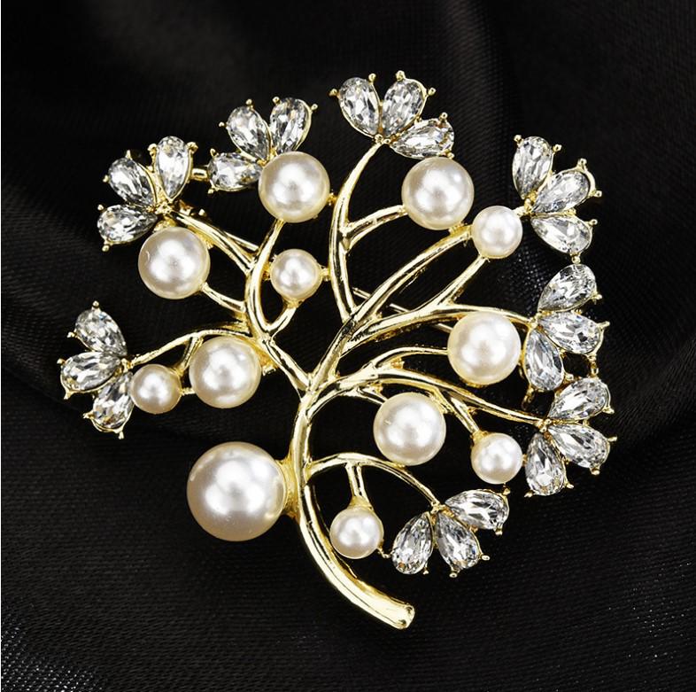 High-End Korean Alloy Scarf Buckle with Diamond, Pearl, and Brooch Pin Accessories