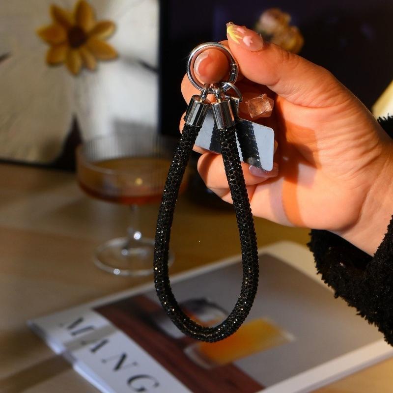 Luxury Full Diamond Phone Lanyard Universal Metal Clip Short Chain Handheld Wrist Flash Accessory For Mobile Phones