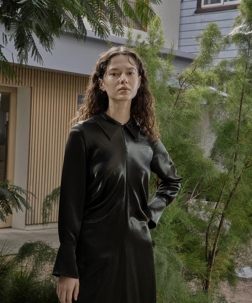 Kkeulle Draper Dress_Deep Green