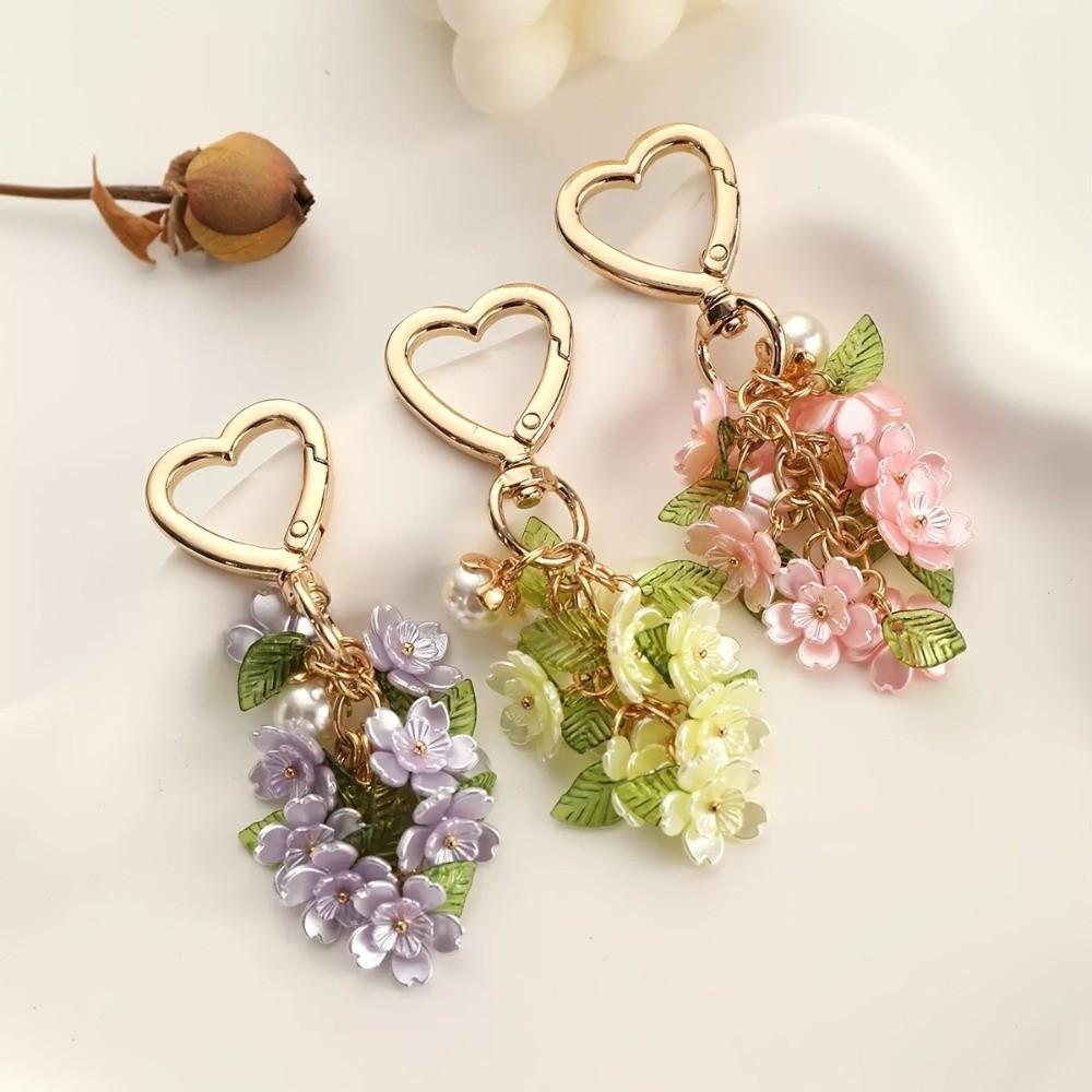 Romantic Heart-Shaped Keychain Elegant Bag Hanging Charm Trendy Flower Cluster Keychain Key Decor