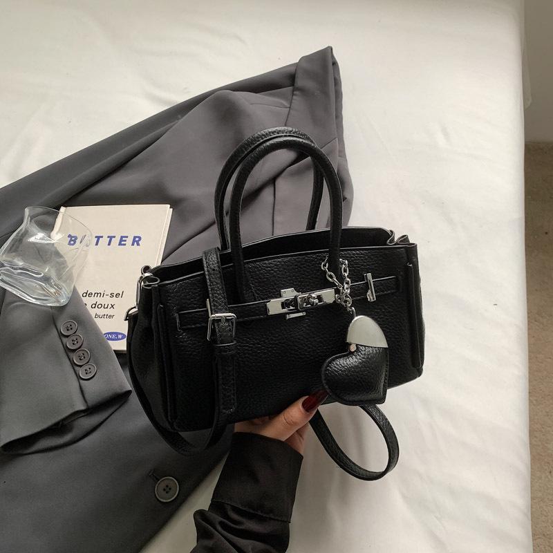 

Нишевая женская сумка 2025 новая весенне-летняя мода платиновая сумка ощущение высокого класса универсальная сумка-мессенджер чёрный