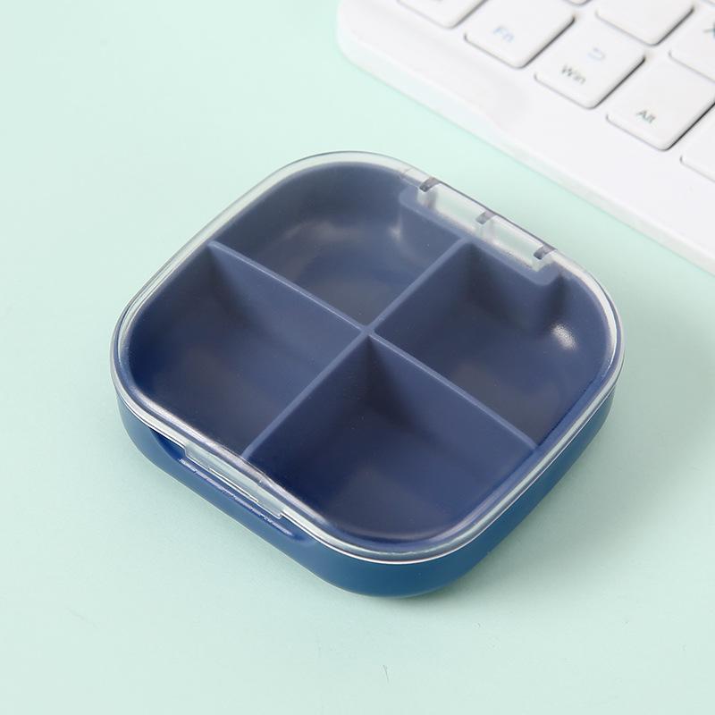 

Портативний 4-секційний міні-бокс для зберігання пігулок, захищений від вологи, для подорожей 7.5*7*2 cm темно-синього кольору