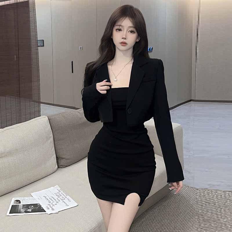 

2025 Модный комплект Spice Girl Premium: короткая куртка + юбка на подтяжках S