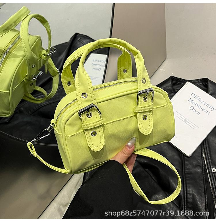 

Korean version of mobile phone small square bag high-end new nylon small handbag fashionable solid color stereotype crossbody Boston bag зелёный