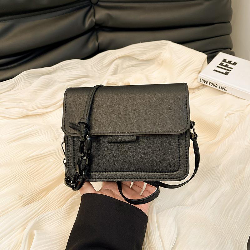 

Модная маленькая женская сумка, новая осенняя, трендовая, универсальная, с широким плечевым ремнем, маленькая квадратная сумка, ретро сумка через плечо чёрный