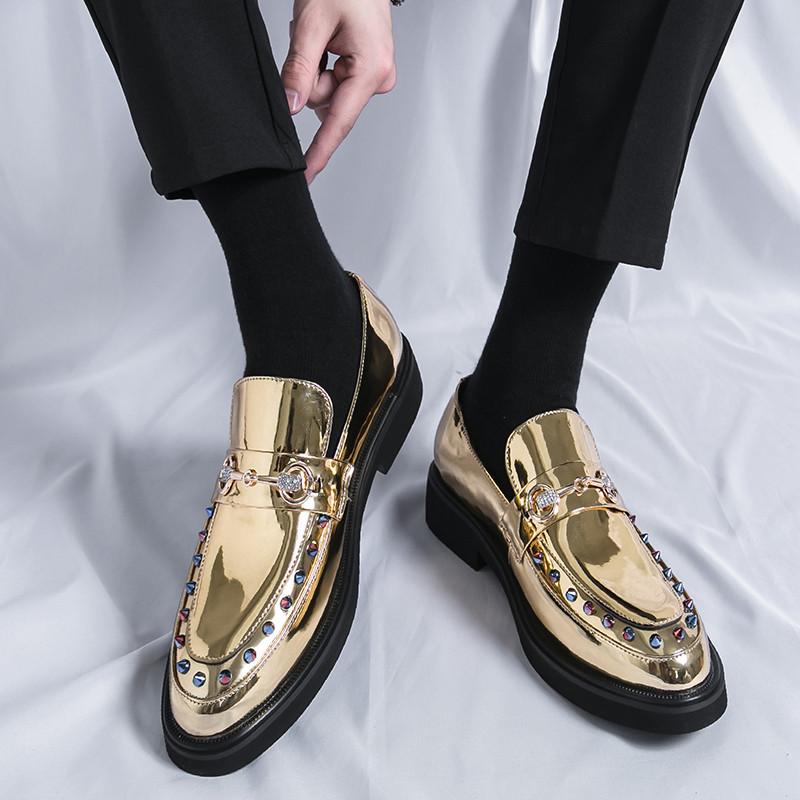 Glitter Men's Dress Shoes Black Rivet Luxury Designer Shoes Men Business Casual Slip-on Man Patent Leather Shoes Sapato Social