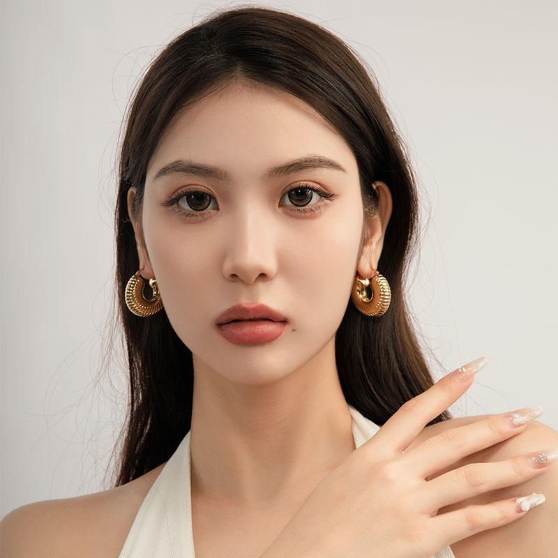 High-End Geometric 18K Gold-Plated Titanium Hollow Earrings