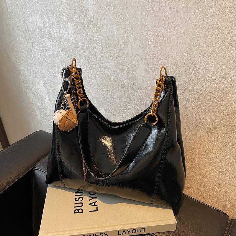 Wholesale Premium Red Bag Women's New Winter Light Luxury Niche Underarm Bag Large Capacity Commuter Tote Bag